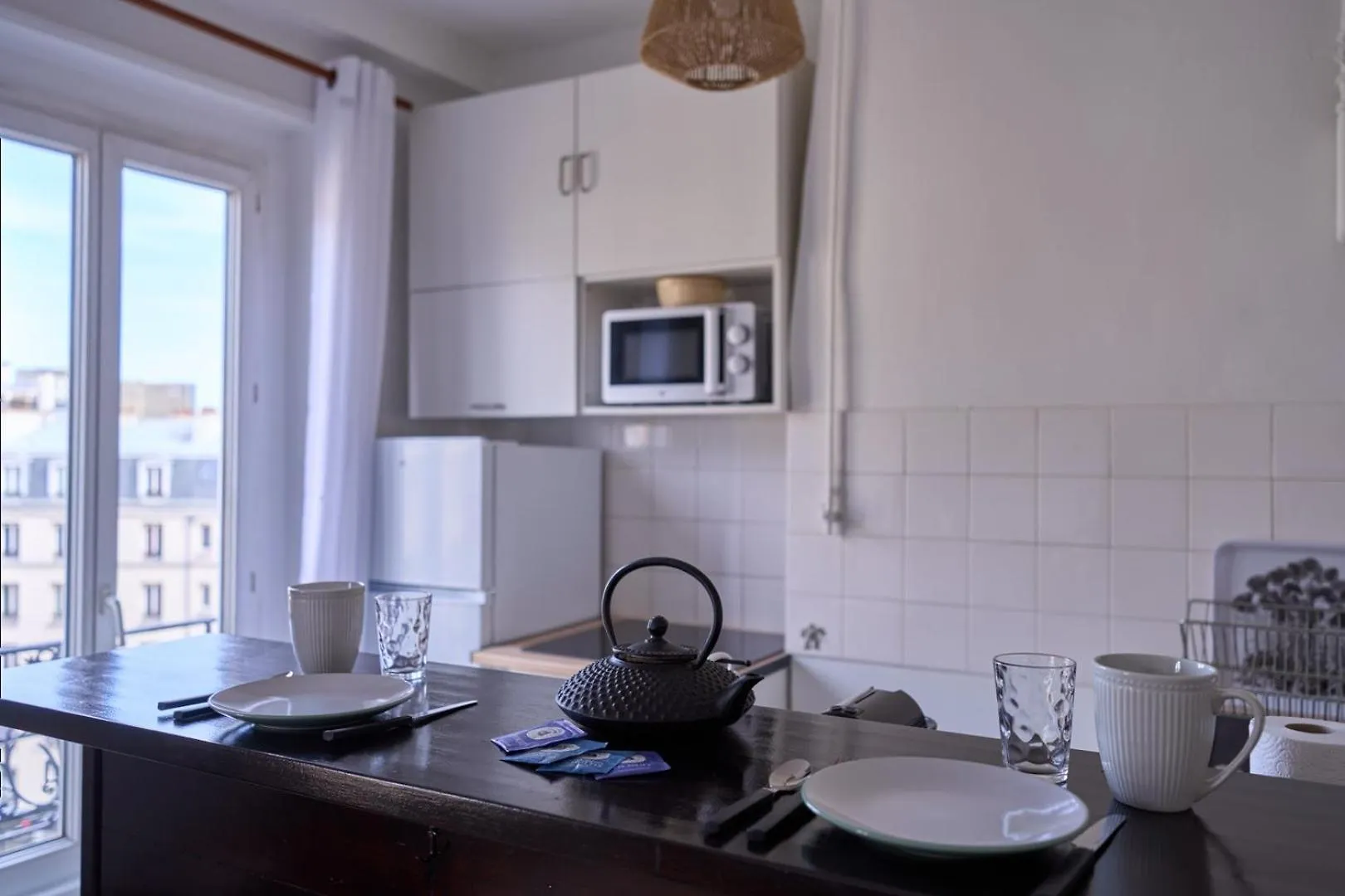 Bright 1Br Parisian Retreat Italy Square | By Airnest Apartment