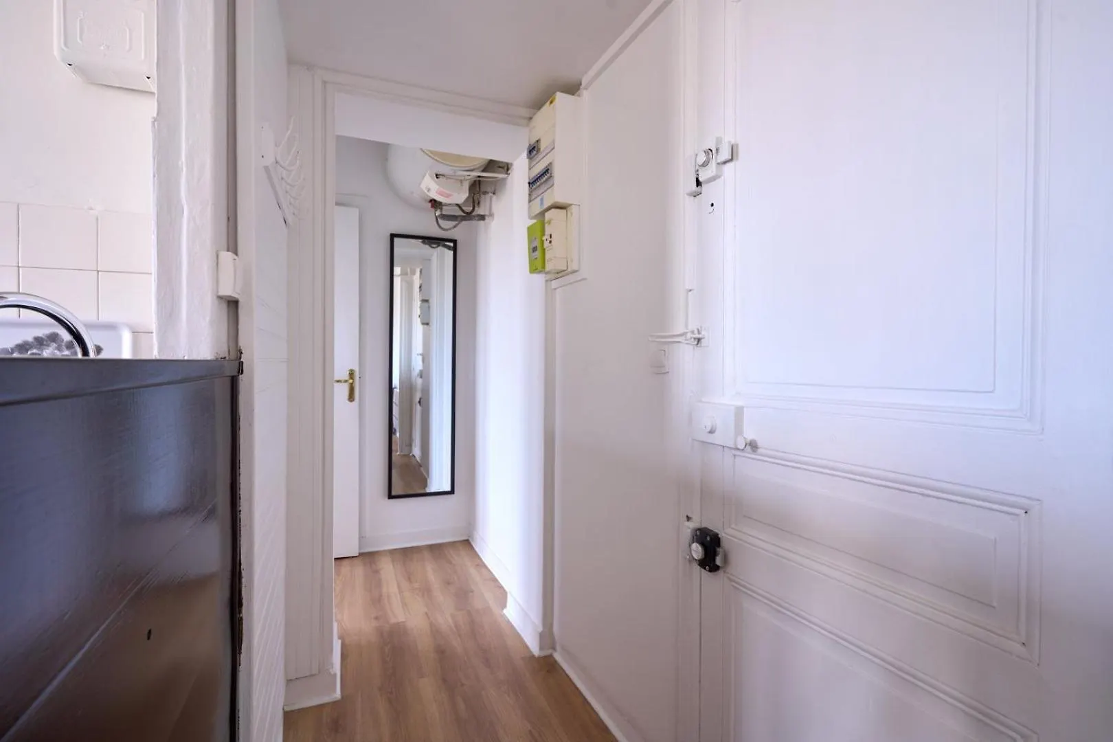 Bright 1Br Parisian Retreat Italy Square | By Airnest Apartment France