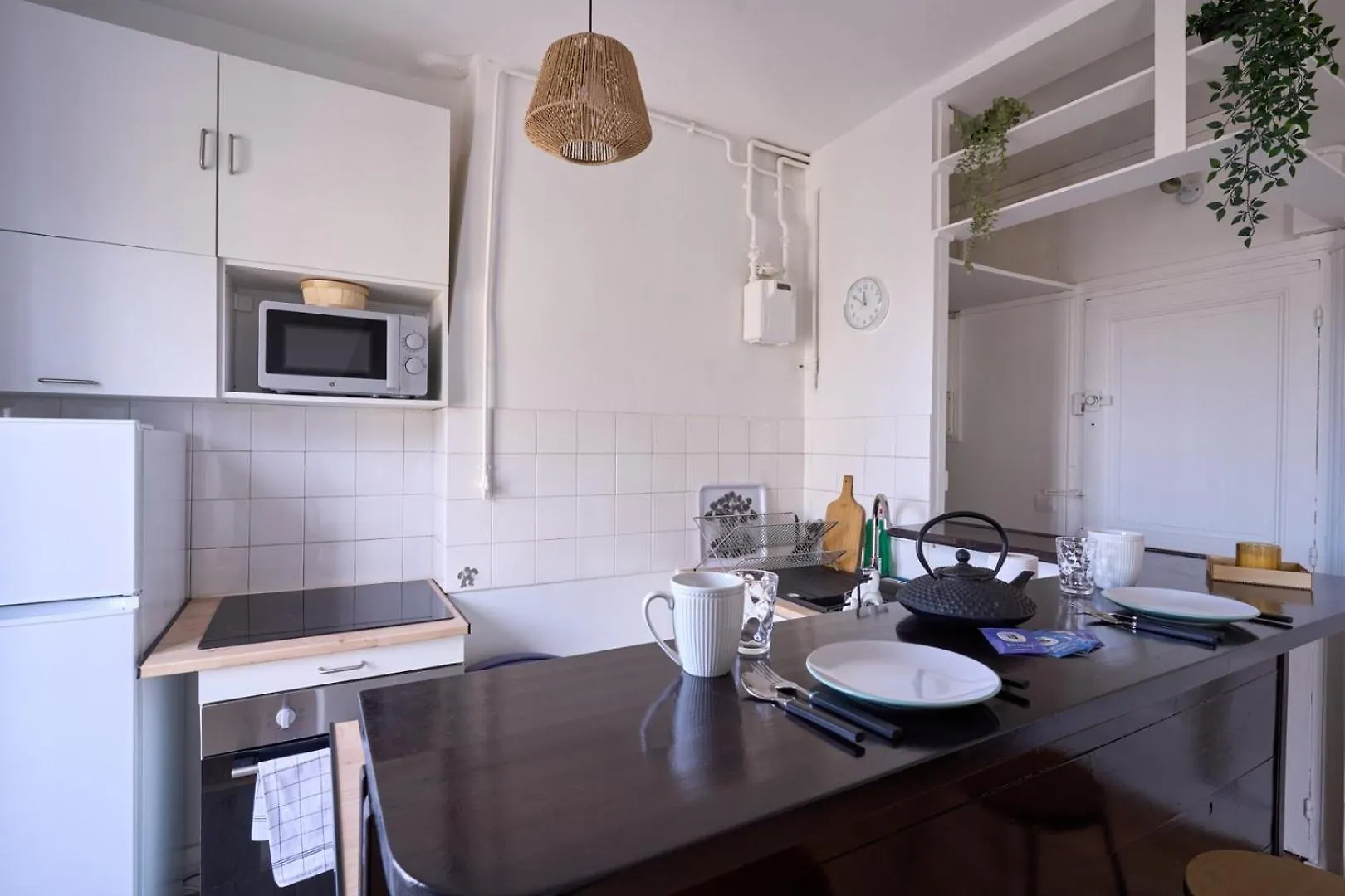 Bright 1Br Parisian Retreat Italy Square | By Airnest Apartment